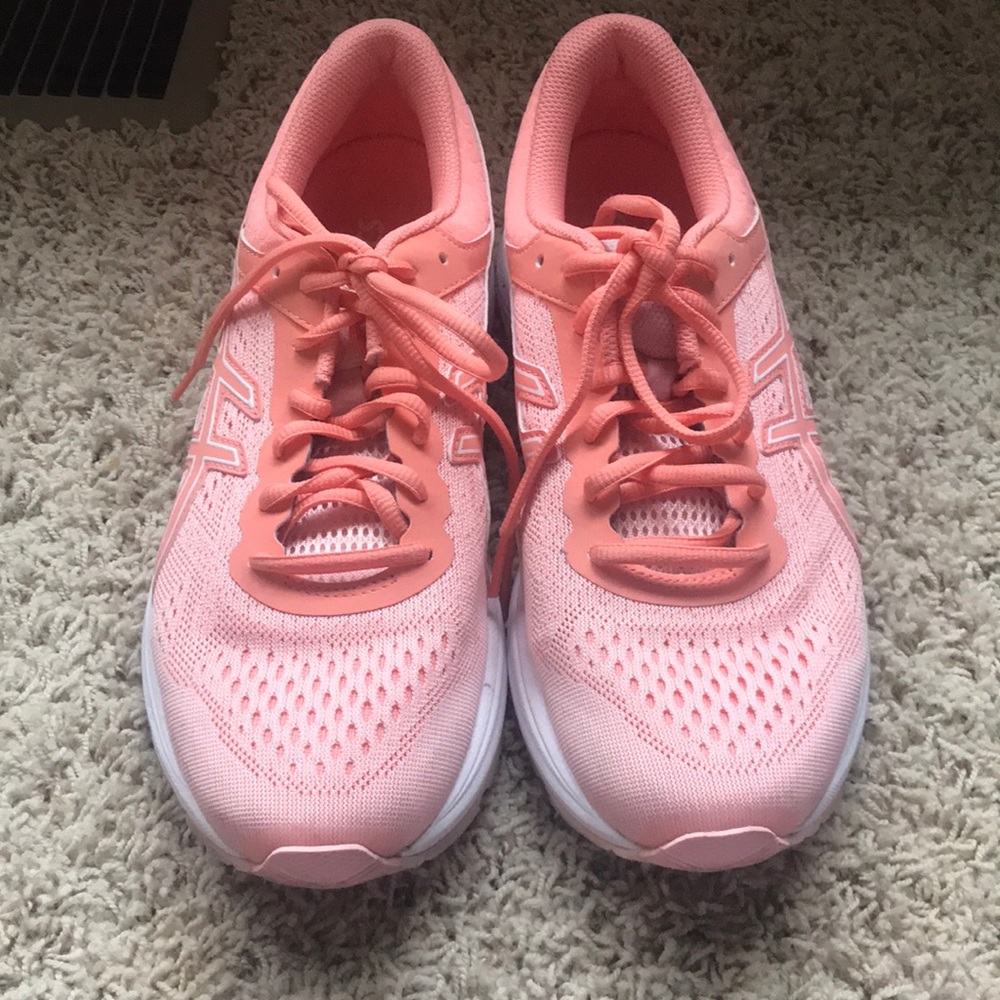 Asics GT-1000 running shoe